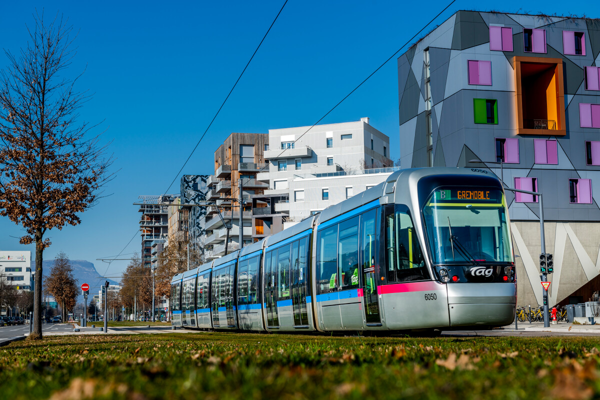 découvrez les nouveaux tarifs des transports à grenoble : toutes les informations sur les changements de prix, les abonnements et les avantages pour vos déplacements en ville.