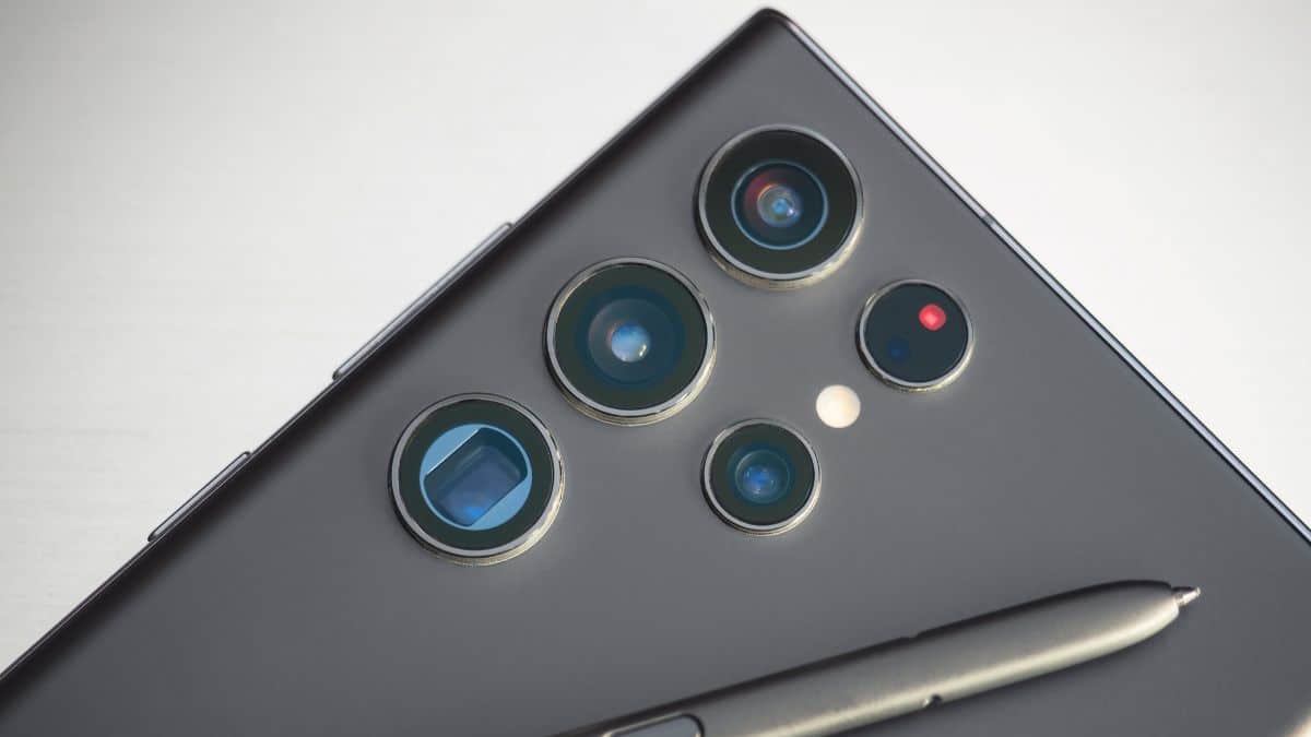 samsung maintient les prix du galaxy s26 ultra, offrant ainsi un flagship haut de gamme accessible tout en bénéficiant des dernières innovations technologiques.