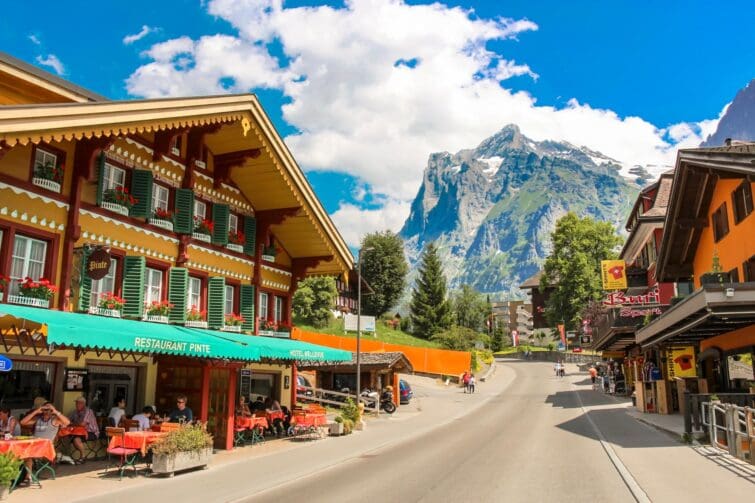 découvrez les villages suisses incontournables, alliant charme traditionnel, paysages époustouflants et culture authentique pour une expérience unique en suisse.