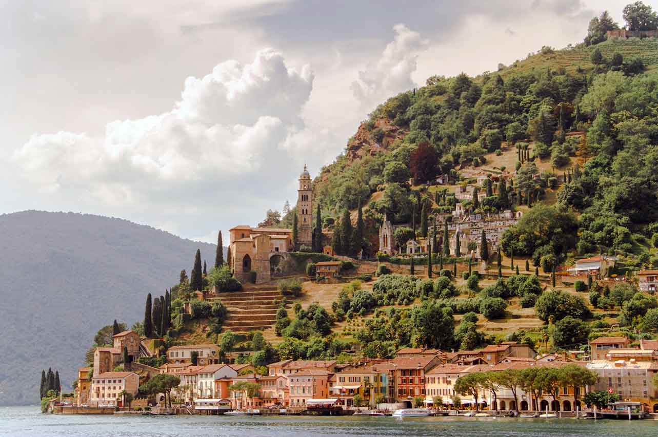 découvrez les villages suisses incontournables, alliant charme authentique, paysages époustouflants et richesses culturelles uniques. parfaits pour des escapades mémorables en suisse.