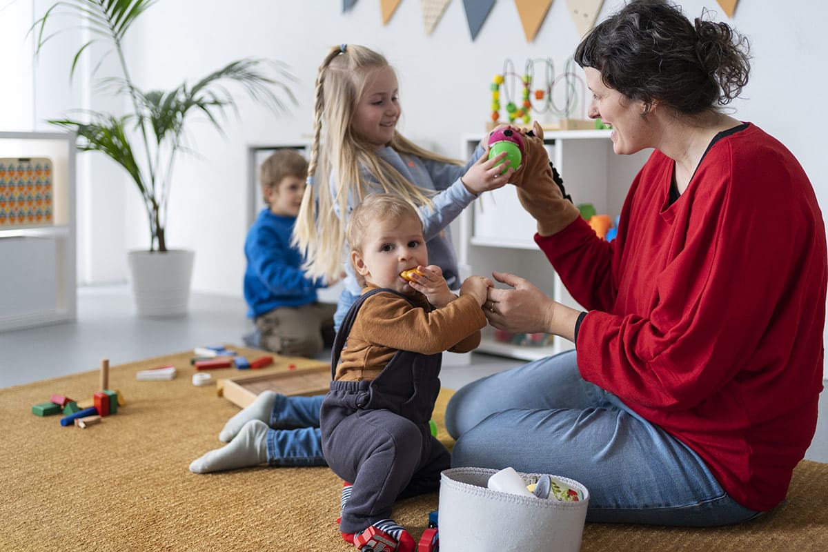 Garde d’enfants à domicile : une envolée des tarifs en un an, découvrez le coût dans votre département