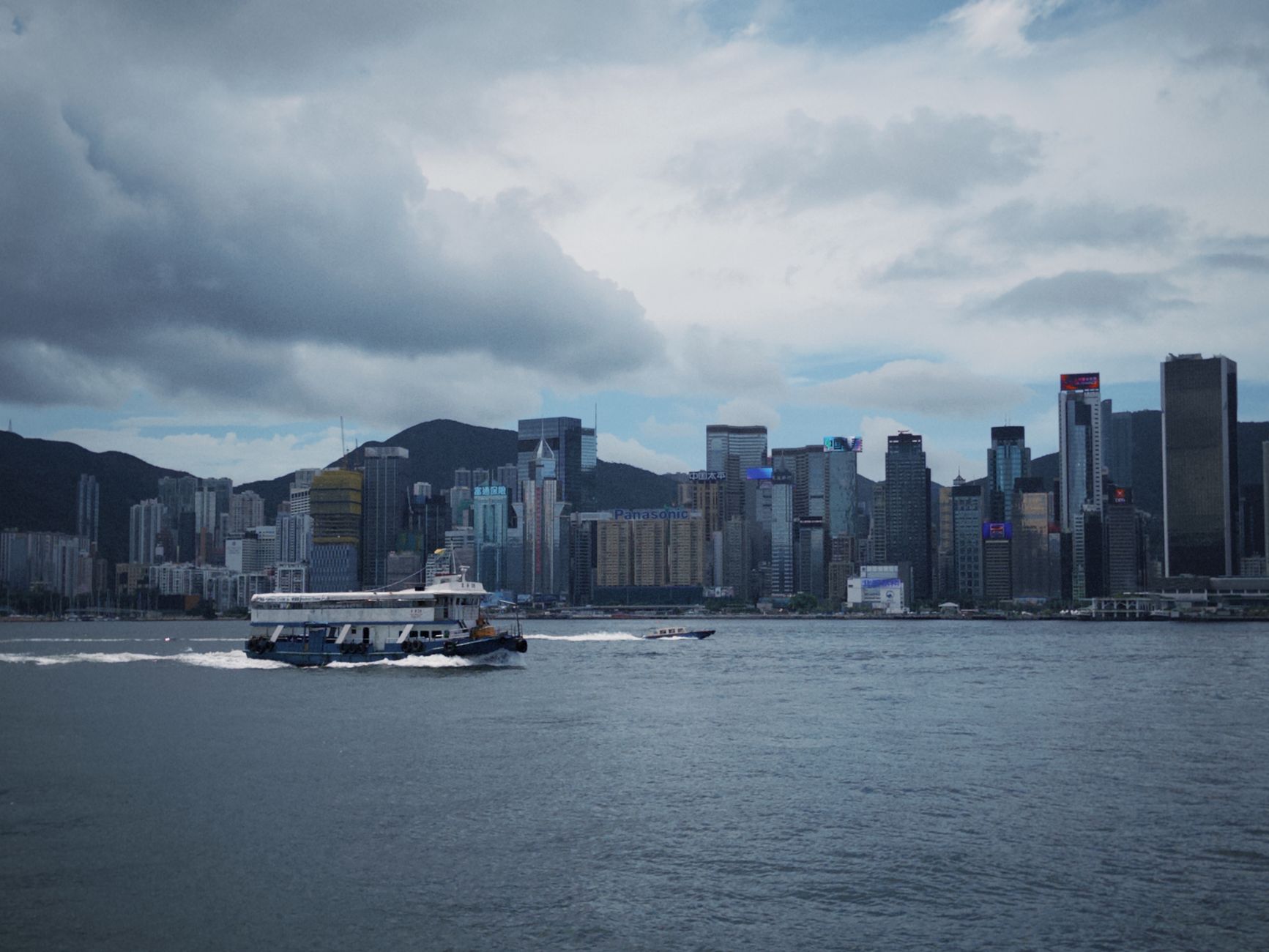 Combien de temps faut-il pour voler de Hong Kong à Paris ?