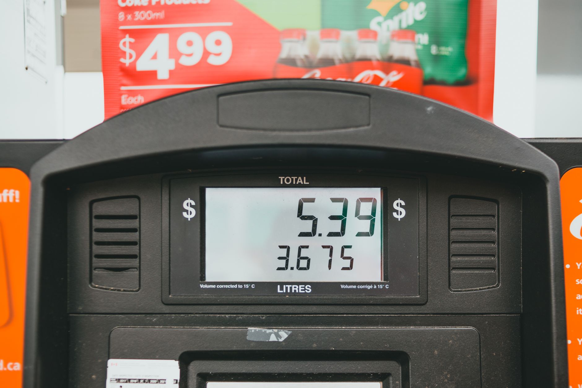 Prix à la pompe en hausse, mécontentement grandissant : le carburant s’invite au cœur de la campagne présidentielle